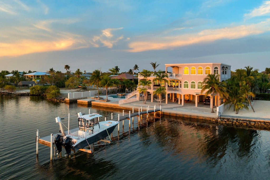 Big Pine Key, Florida, 33043, United States, 3 Bedrooms Bedrooms, ,3 BathroomsBathrooms,Residential,Forsale,1971906