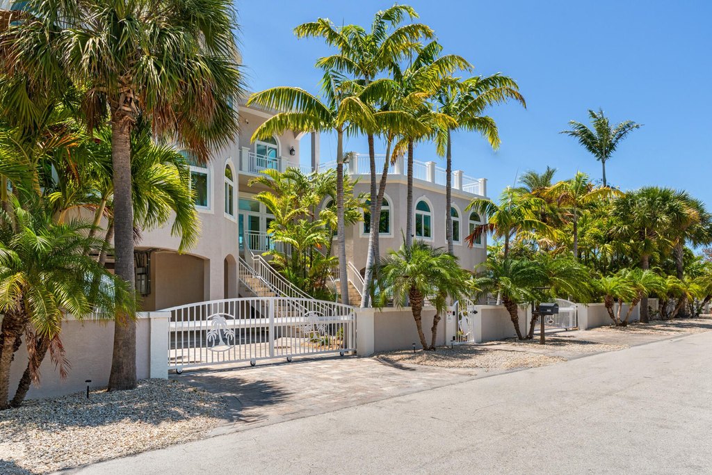 Big Pine Key, Florida, 33043, United States, 3 Bedrooms Bedrooms, ,3 BathroomsBathrooms,Residential,Forsale,1971906