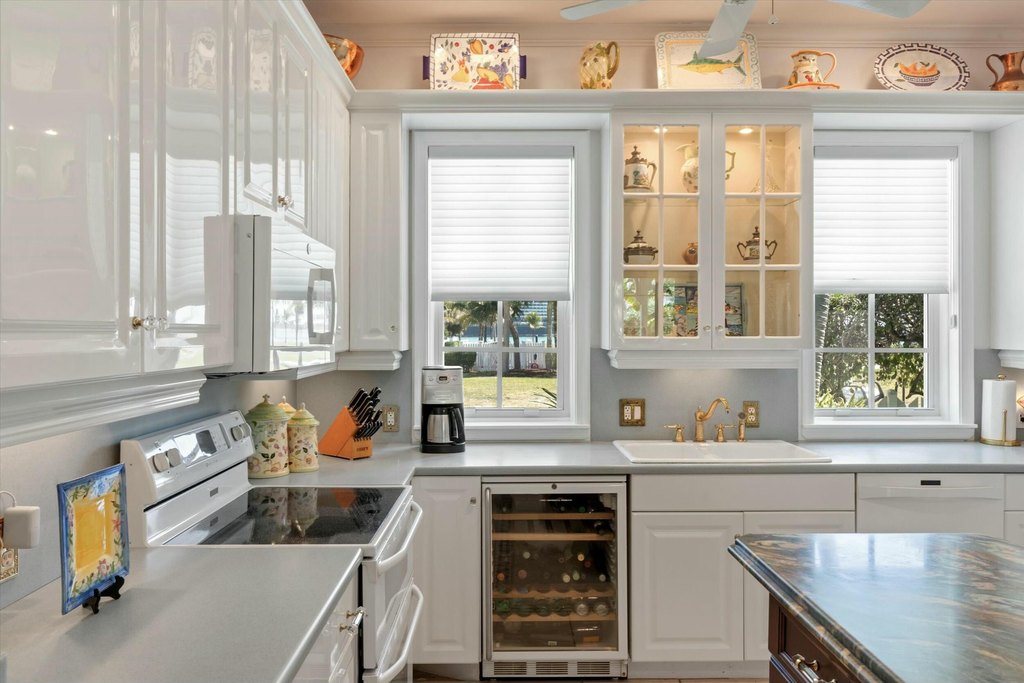 Key West, Florida, 33040, United States, 2 Bedrooms Bedrooms, ,2.5 BathroomsBathrooms,Residential,Forsale,1944398