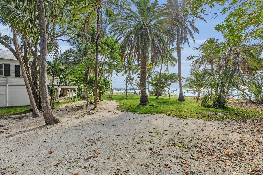 Plantation Key, Florida, 33070, United States, 3 Bedrooms Bedrooms, ,3 BathroomsBathrooms,Residential,Forsale,1944348
