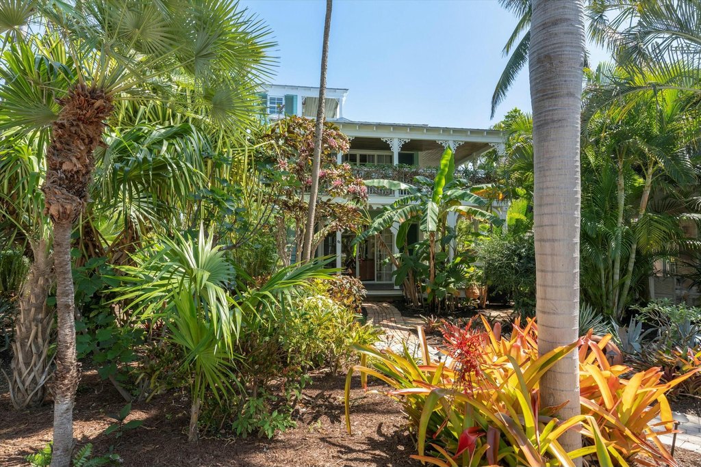 Key West, Florida, 33040, United States, 2 Bedrooms Bedrooms, ,2.5 BathroomsBathrooms,Residential,Forsale,1944398