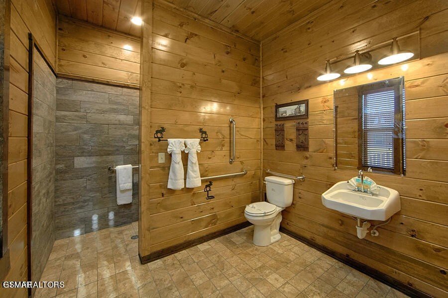Sevierville, Tennessee, 37876, United States, 18 Bedrooms Bedrooms, ,18.5 BathroomsBathrooms,Residential,Forsale,1893787