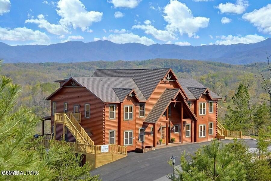 Sevierville, Tennessee, 37876, United States, 18 Bedrooms Bedrooms, ,18.5 BathroomsBathrooms,Residential,Forsale,1893787