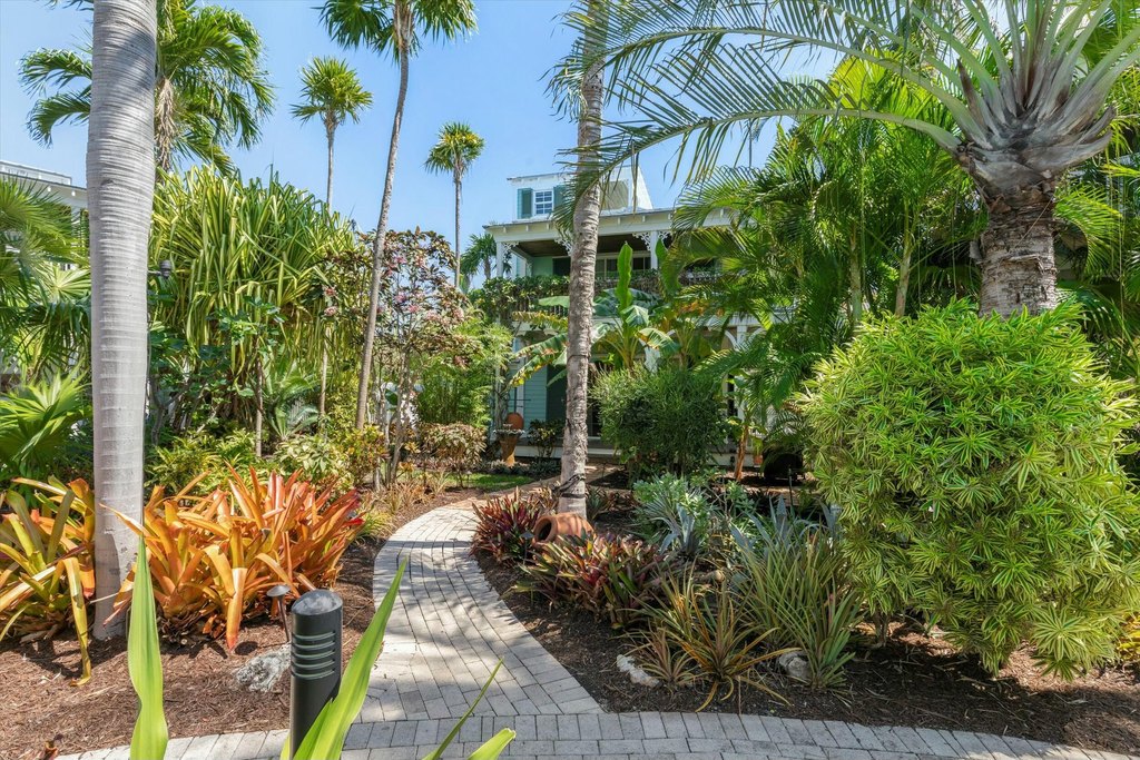 Key West, Florida, 33040, United States, 2 Bedrooms Bedrooms, ,2.5 BathroomsBathrooms,Residential,Forsale,1944398