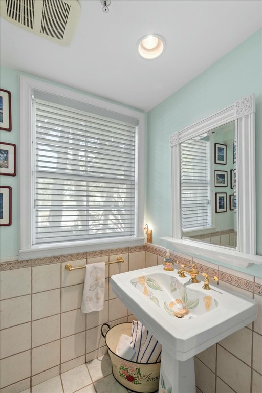 Key West, Florida, 33040, United States, 2 Bedrooms Bedrooms, ,2.5 BathroomsBathrooms,Residential,Forsale,1944398