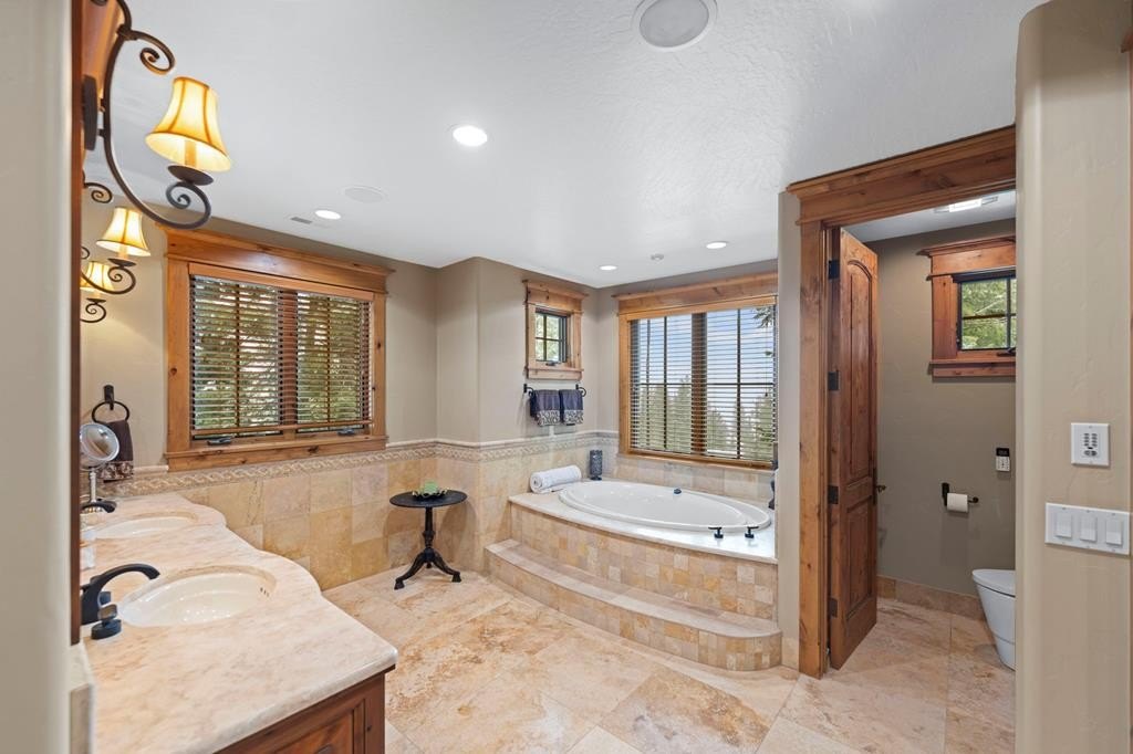 Donnelly, Idaho, 83615, United States, 5 Bedrooms Bedrooms, ,7 BathroomsBathrooms,Residential,Forsale,1889370