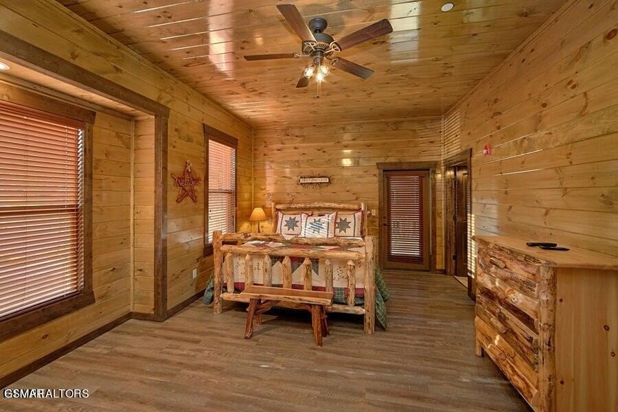 Sevierville, Tennessee, 37876, United States, 18 Bedrooms Bedrooms, ,18.5 BathroomsBathrooms,Residential,Forsale,1893787