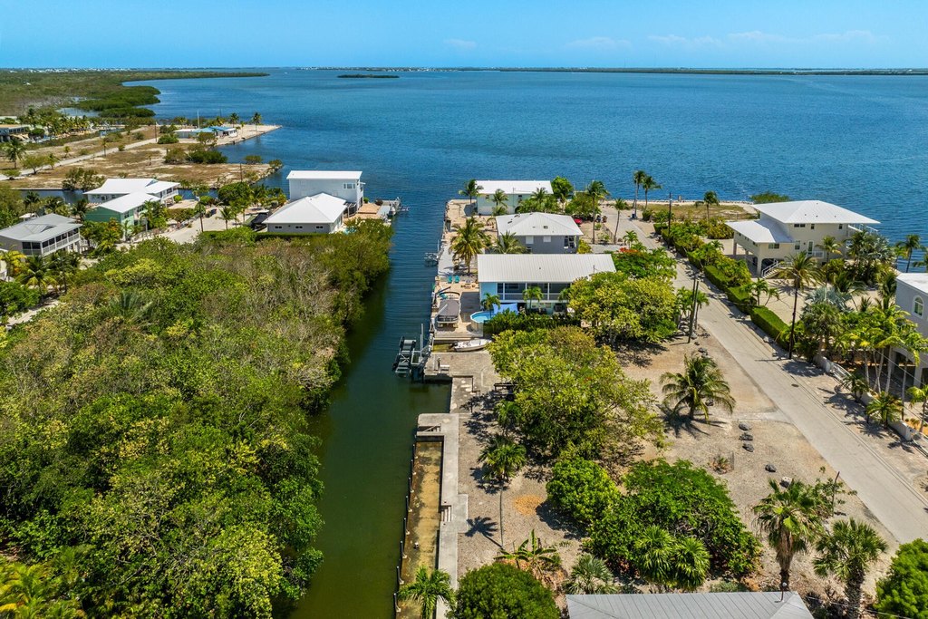 Big Pine Key, Florida, 33043, United States, 3 Bedrooms Bedrooms, ,3 BathroomsBathrooms,Residential,Forsale,1971906