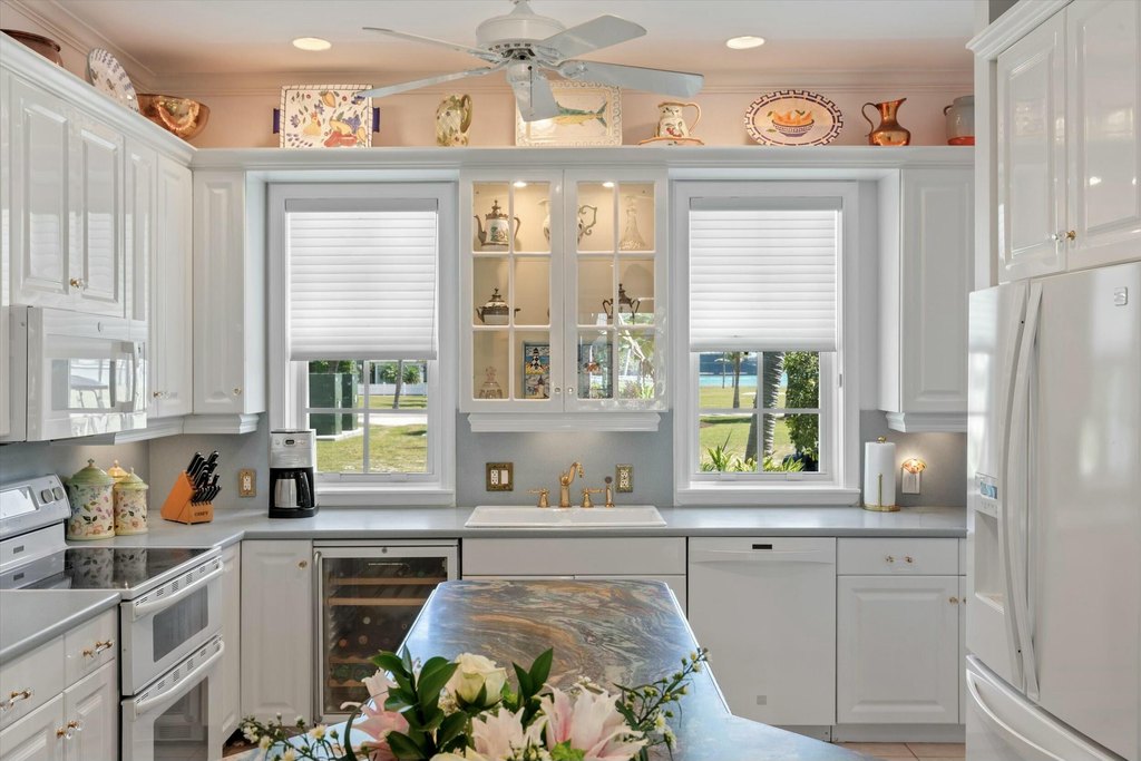 Key West, Florida, 33040, United States, 2 Bedrooms Bedrooms, ,2.5 BathroomsBathrooms,Residential,Forsale,1944398