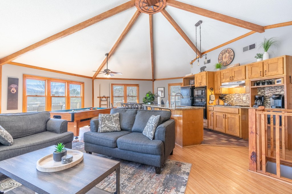 Gatlinburg, Tennessee, 37738, United States, 3 Bedrooms Bedrooms, ,3 BathroomsBathrooms,Residential,Forsale,1899765