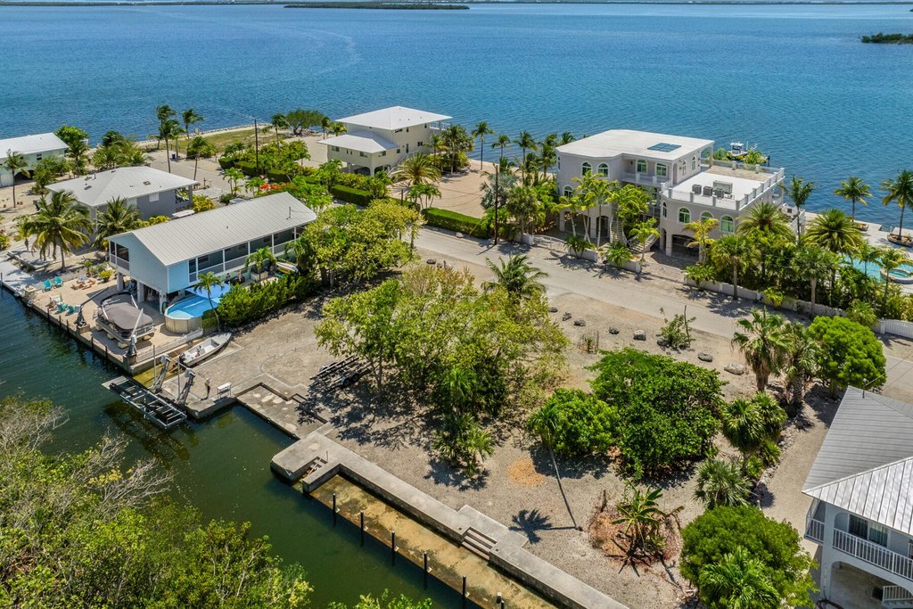 Big Pine Key, Florida, 33043, United States, 3 Bedrooms Bedrooms, ,3 BathroomsBathrooms,Residential,Forsale,1971906