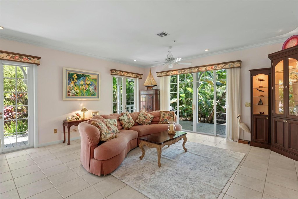 Key West, Florida, 33040, United States, 2 Bedrooms Bedrooms, ,2.5 BathroomsBathrooms,Residential,Forsale,1944398