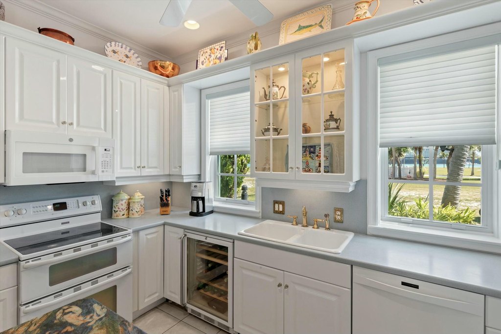 Key West, Florida, 33040, United States, 2 Bedrooms Bedrooms, ,2.5 BathroomsBathrooms,Residential,Forsale,1944398