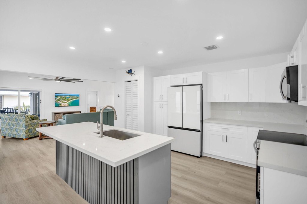 Marathon, Florida, 33050, United States, 4 Bedrooms Bedrooms, ,4 BathroomsBathrooms,Residential,Forsale,2004357