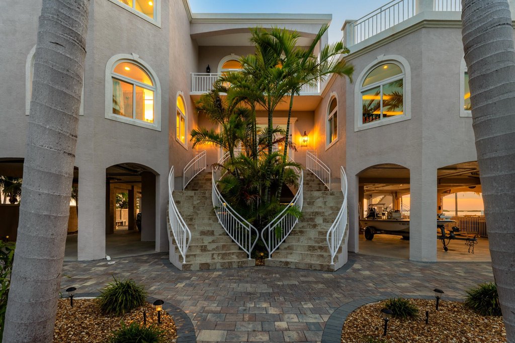 Big Pine Key, Florida, 33043, United States, 3 Bedrooms Bedrooms, ,3 BathroomsBathrooms,Residential,Forsale,1971906