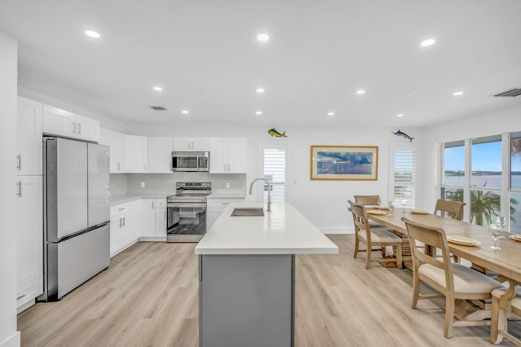 Marathon, Florida, 33050, United States, 4 Bedrooms Bedrooms, ,4 BathroomsBathrooms,Residential,Forsale,2004357