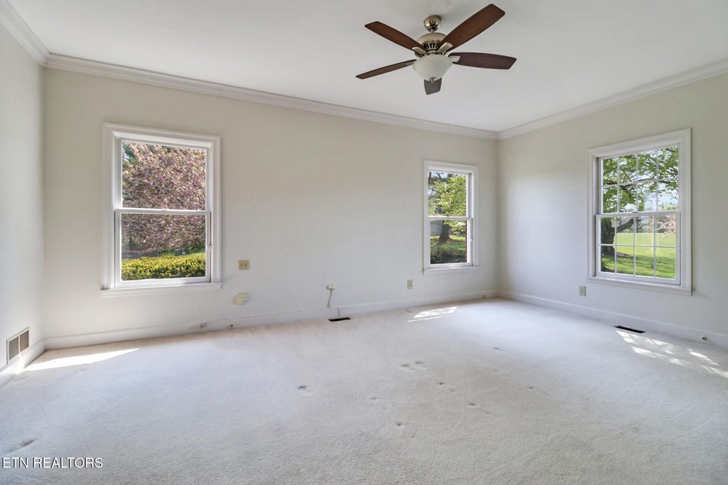 Crossville, Tennessee, 38572, United States, 5 Bedrooms Bedrooms, ,4 BathroomsBathrooms,Residential,Forsale,1907866