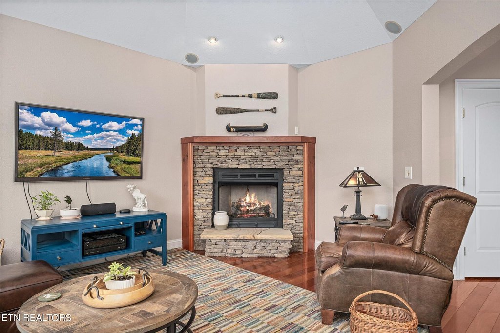 Fairfield Glade, Tennessee, 38558, United States, 5 Bedrooms Bedrooms, ,4.5 BathroomsBathrooms,Residential,Forsale,1907874