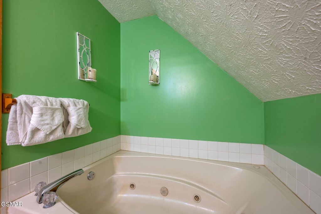 Sevierville, Tennessee, 37862, United States, 3 Bedrooms Bedrooms, ,3 BathroomsBathrooms,Residential,Forsale,1942453