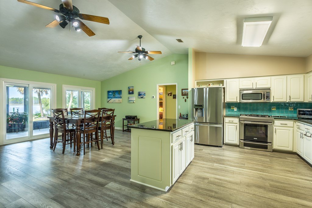 Carrabelle, Florida, 32322, United States, 3 Bedrooms Bedrooms, ,2 BathroomsBathrooms,Residential,Forsale,1884818