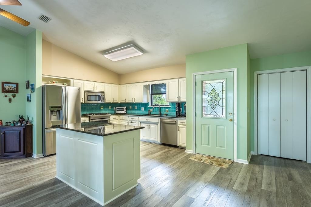 Carrabelle, Florida, 32322, United States, 3 Bedrooms Bedrooms, ,2 BathroomsBathrooms,Residential,Forsale,1884818