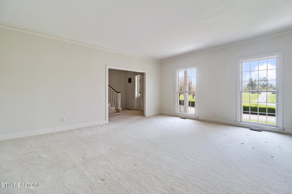 Crossville, Tennessee, 38572, United States, 5 Bedrooms Bedrooms, ,4 BathroomsBathrooms,Residential,Forsale,1907866