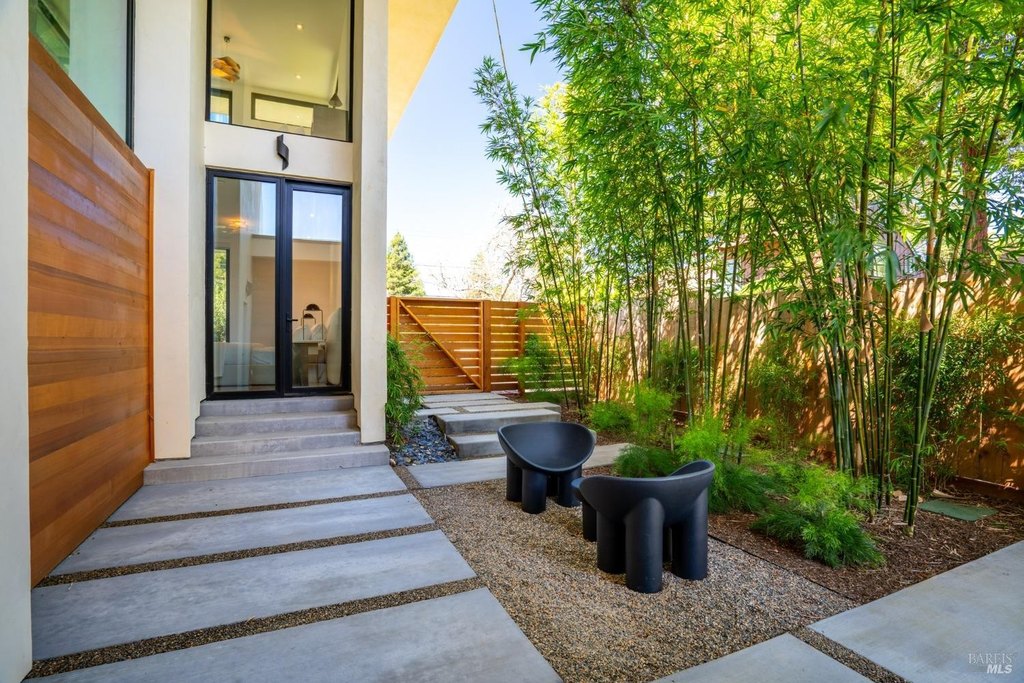 Healdsburg, California, 95448, United States, 4 Bedrooms Bedrooms, ,4.5 BathroomsBathrooms,Residential,Forsale,1918959