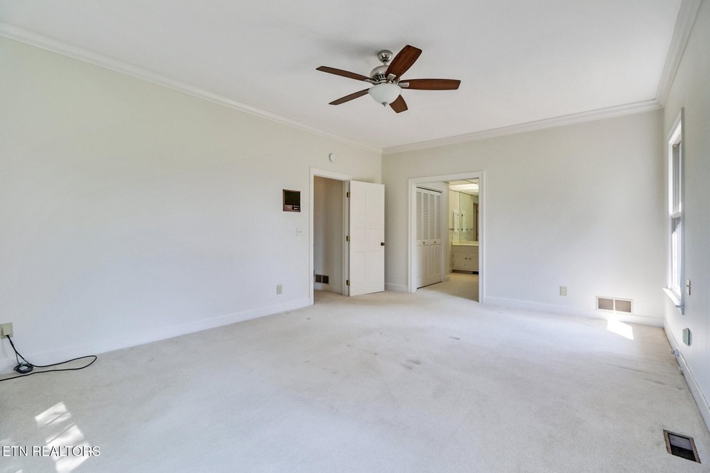 Crossville, Tennessee, 38572, United States, 5 Bedrooms Bedrooms, ,4 BathroomsBathrooms,Residential,Forsale,1907866