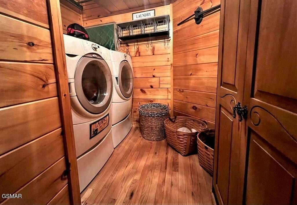 Sevierville, Tennessee, 37862, United States, 2 Bedrooms Bedrooms, ,2 BathroomsBathrooms,Residential,Forsale,1893750