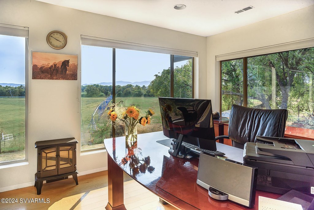 Cornville, Arizona, 86325, United States, 5 Bedrooms Bedrooms, ,2 BathroomsBathrooms,Residential,Forsale,1985622