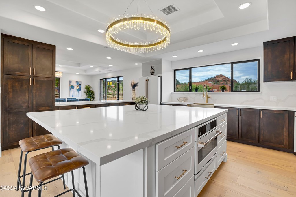 Sedona, Arizona, 86351, United States, 5 Bedrooms Bedrooms, ,5 BathroomsBathrooms,Residential,Forsale,1883876