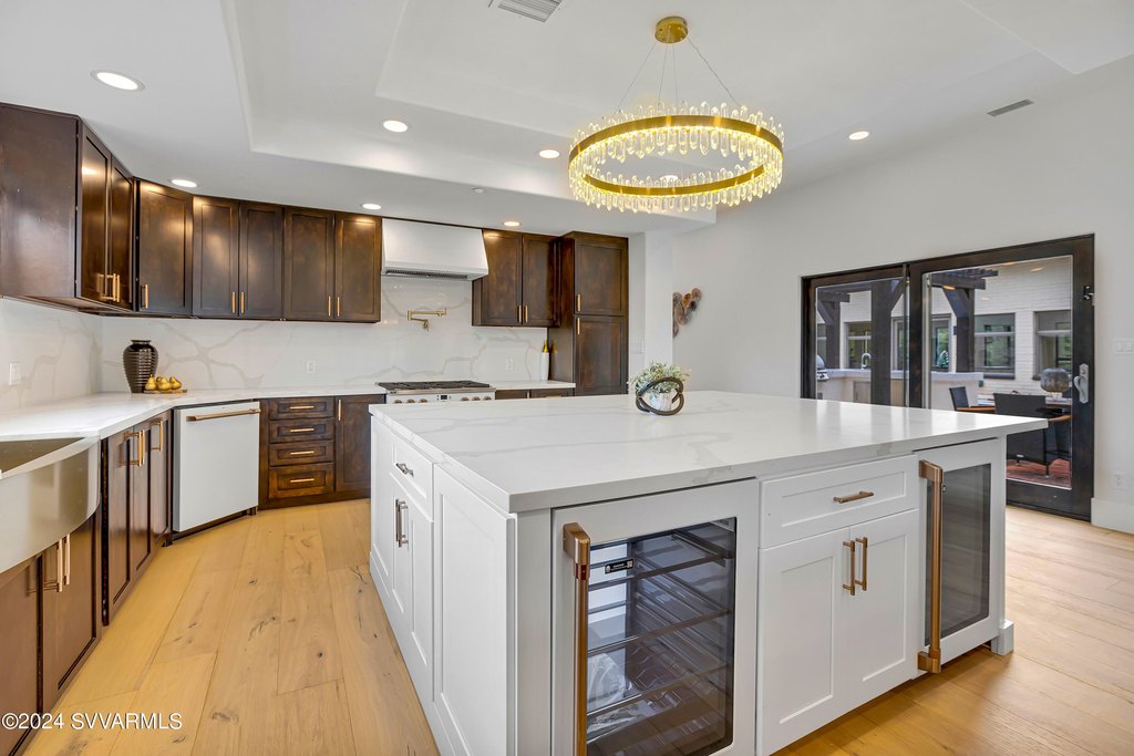 Sedona, Arizona, 86351, United States, 5 Bedrooms Bedrooms, ,5 BathroomsBathrooms,Residential,Forsale,1883876