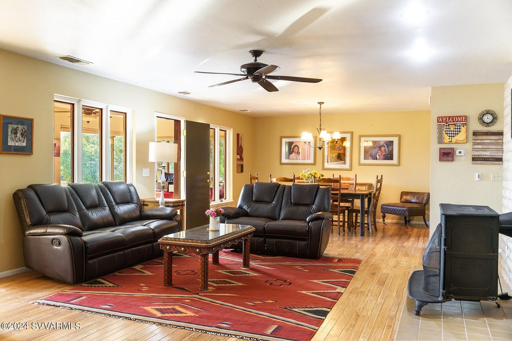 Cornville, Arizona, 86325, United States, 5 Bedrooms Bedrooms, ,2 BathroomsBathrooms,Residential,Forsale,1985622