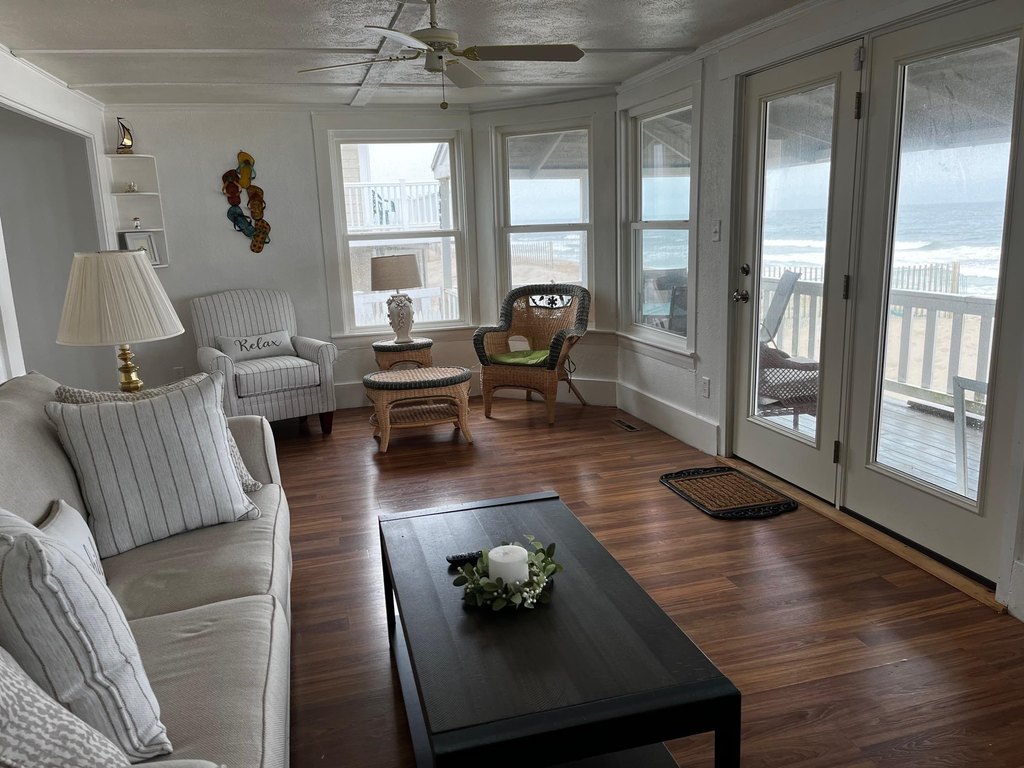 Salisbury, Massachusetts, 01952, United States, 4 Bedrooms Bedrooms, ,1.5 BathroomsBathrooms,Residential,Forsale,2010618