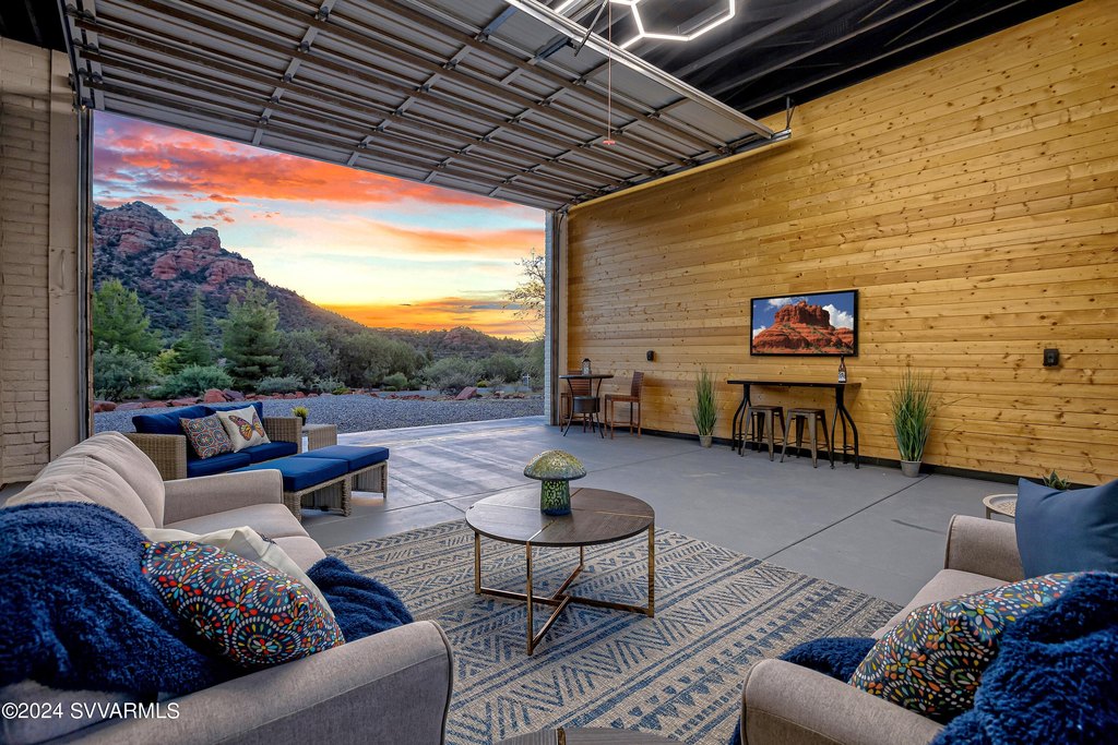 Sedona, Arizona, 86351, United States, 5 Bedrooms Bedrooms, ,5 BathroomsBathrooms,Residential,Forsale,1883876