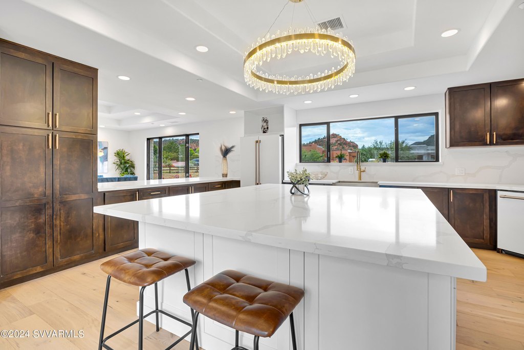 Sedona, Arizona, 86351, United States, 5 Bedrooms Bedrooms, ,5 BathroomsBathrooms,Residential,Forsale,1883876