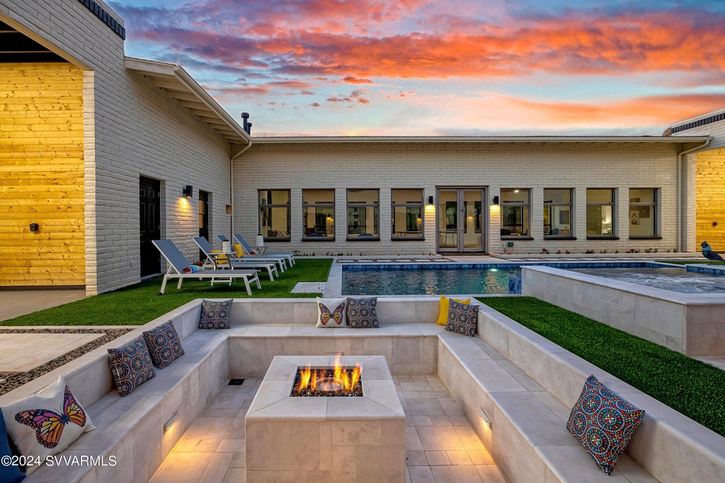 Sedona, Arizona, 86351, United States, 5 Bedrooms Bedrooms, ,5 BathroomsBathrooms,Residential,Forsale,1883876