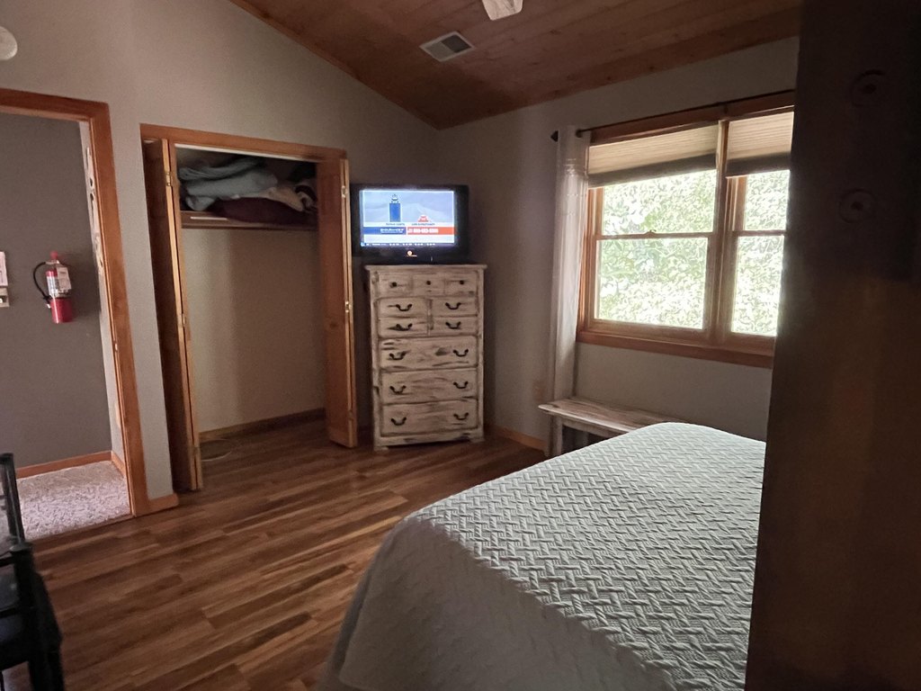 Sevierville, Tennessee, 37862, United States, 2 Bedrooms Bedrooms, ,2 BathroomsBathrooms,Residential,Forsale,1942448