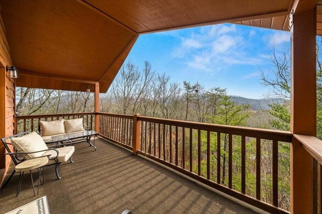 Sevierville, Tennessee, 37862, United States, 2 Bedrooms Bedrooms, ,2 BathroomsBathrooms,Residential,Forsale,1942448