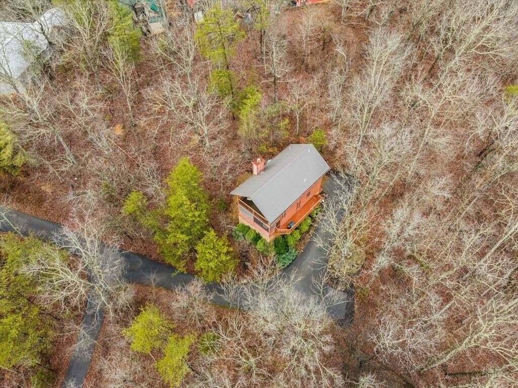 Sevierville, Tennessee, 37862, United States, 2 Bedrooms Bedrooms, ,2 BathroomsBathrooms,Residential,Forsale,1942448
