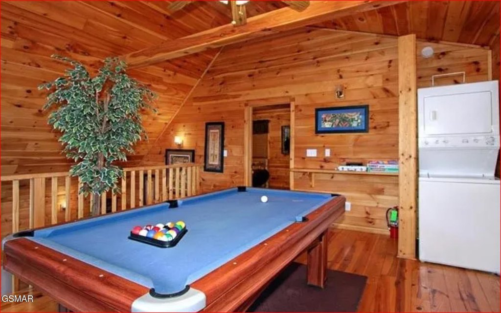 Pigeon Forge, Tennessee, 37863, United States, 2 Bedrooms Bedrooms, ,2 BathroomsBathrooms,Residential,Forsale,1893743