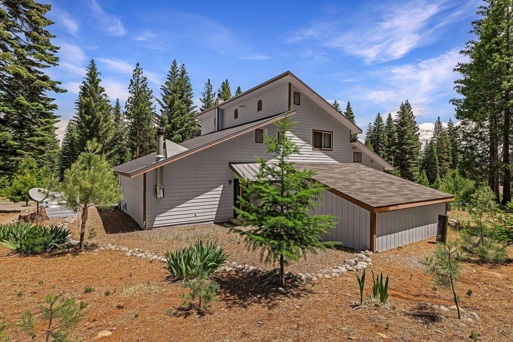Lake Almanor, California, 96137, United States, 2 Bedrooms Bedrooms, ,2 BathroomsBathrooms,Residential,Forsale,1910295