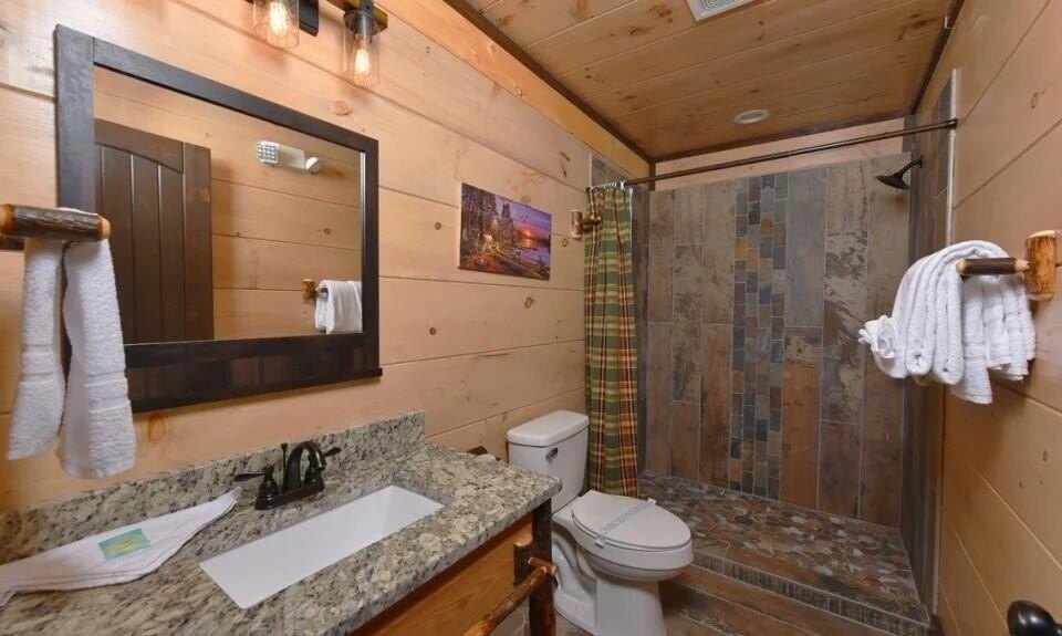 Sevierville, Tennessee, 37876, United States, 16 Bedrooms Bedrooms, ,16.5 BathroomsBathrooms,Residential,Forsale,1942438