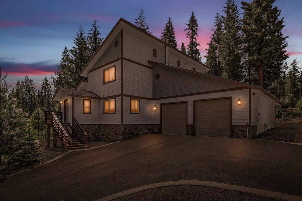 Lake Almanor, California, 96137, United States, 2 Bedrooms Bedrooms, ,2 BathroomsBathrooms,Residential,Forsale,1910295