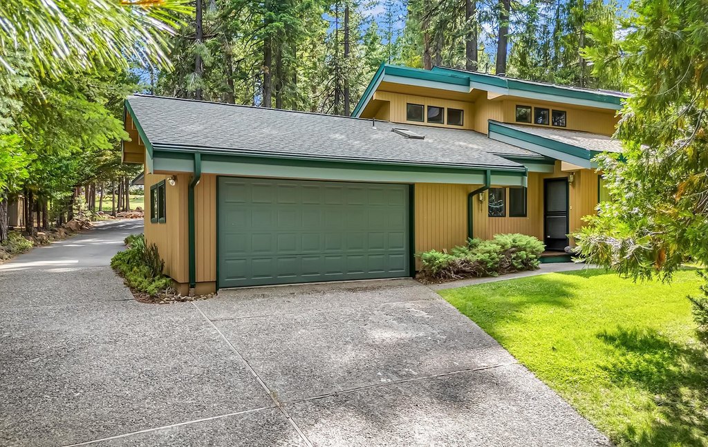 Lake Almanor West, California, 96020, United States, 3 Bedrooms Bedrooms, ,2 BathroomsBathrooms,Residential,Forsale,1993798