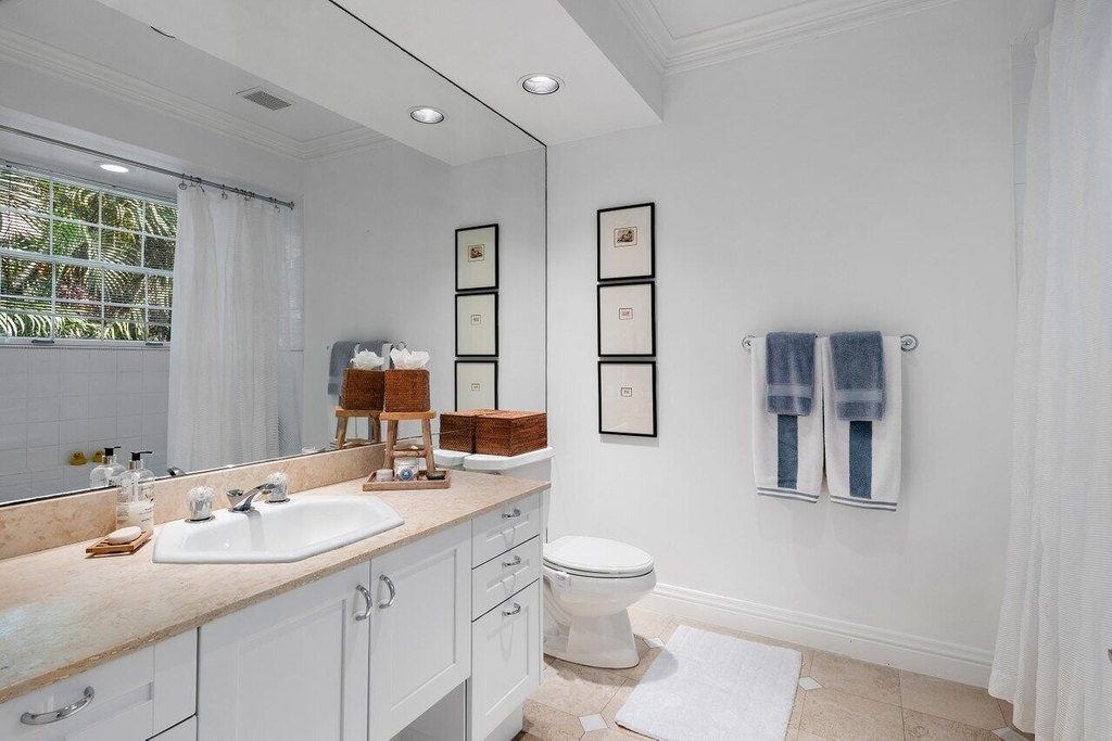 Delray Beach, Florida, 33483, United States, 5 Bedrooms Bedrooms, ,5.5 BathroomsBathrooms,Residential,Forsale,1952112