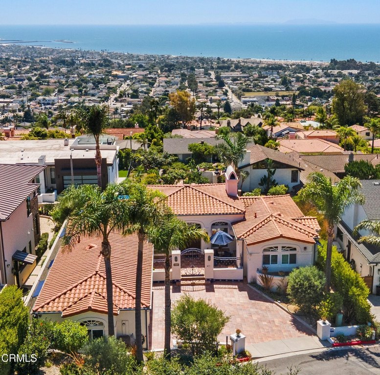 Ventura, California, 93001, United States, 3 Bedrooms Bedrooms, ,3.5 BathroomsBathrooms,Residential,Forsale,1889051