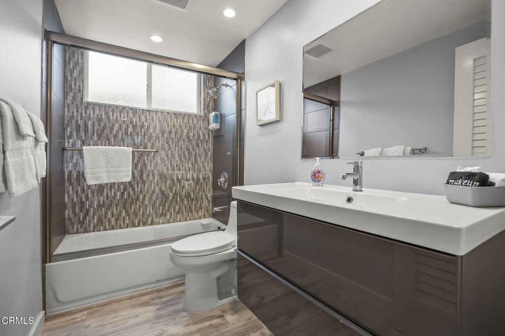 Oxnard, California, 93035, United States, 5 Bedrooms Bedrooms, ,5 BathroomsBathrooms,Residential,Forsale,1941482