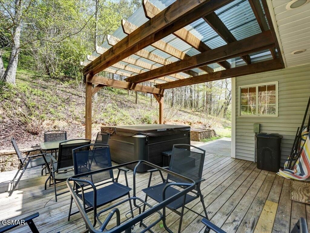 Gatlinburg, Tennessee, 37738, United States, 3 Bedrooms Bedrooms, ,2.5 BathroomsBathrooms,Residential,Forsale,1893703