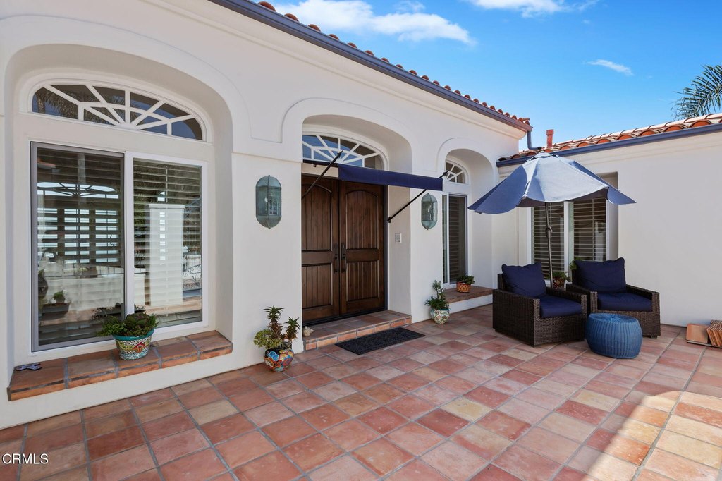 Ventura, California, 93001, United States, 3 Bedrooms Bedrooms, ,3.5 BathroomsBathrooms,Residential,Forsale,1889051